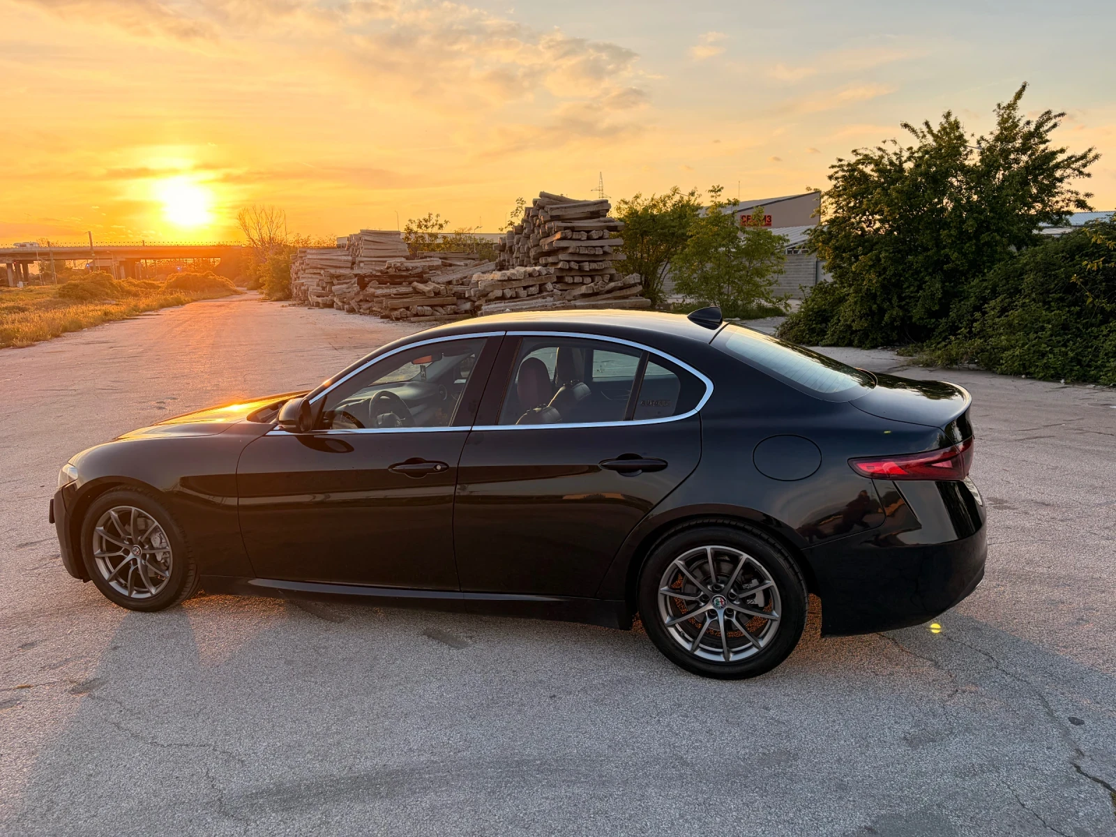 Alfa Romeo Giulia 2.2 JTD 180, снимка 7 - Автомобили и джипове - 54417075
