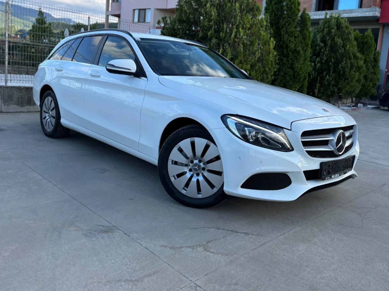 Mercedes-Benz C 220 2.2/ 170к.с./ 9G-TRONIC/ DISTRONIC/FULL LED, снимка 3 - Автомобили и джипове - 54701669