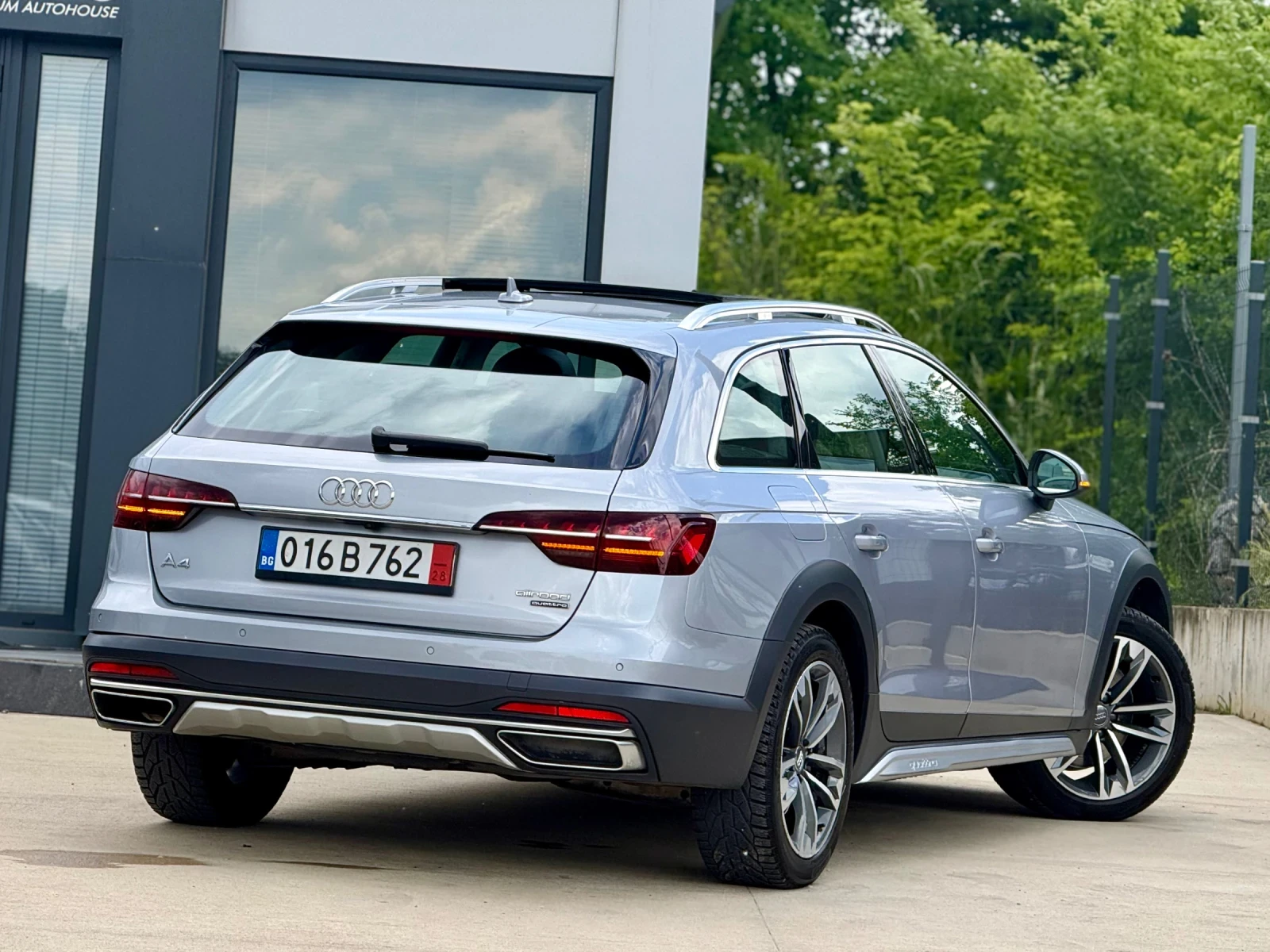 Audi A4 Allroad 4.5TDI-231HP / ПАНОРАМА / DIGITAL / КАМЕРА / , снимка 4 - Автомобили и джипове - 54767675