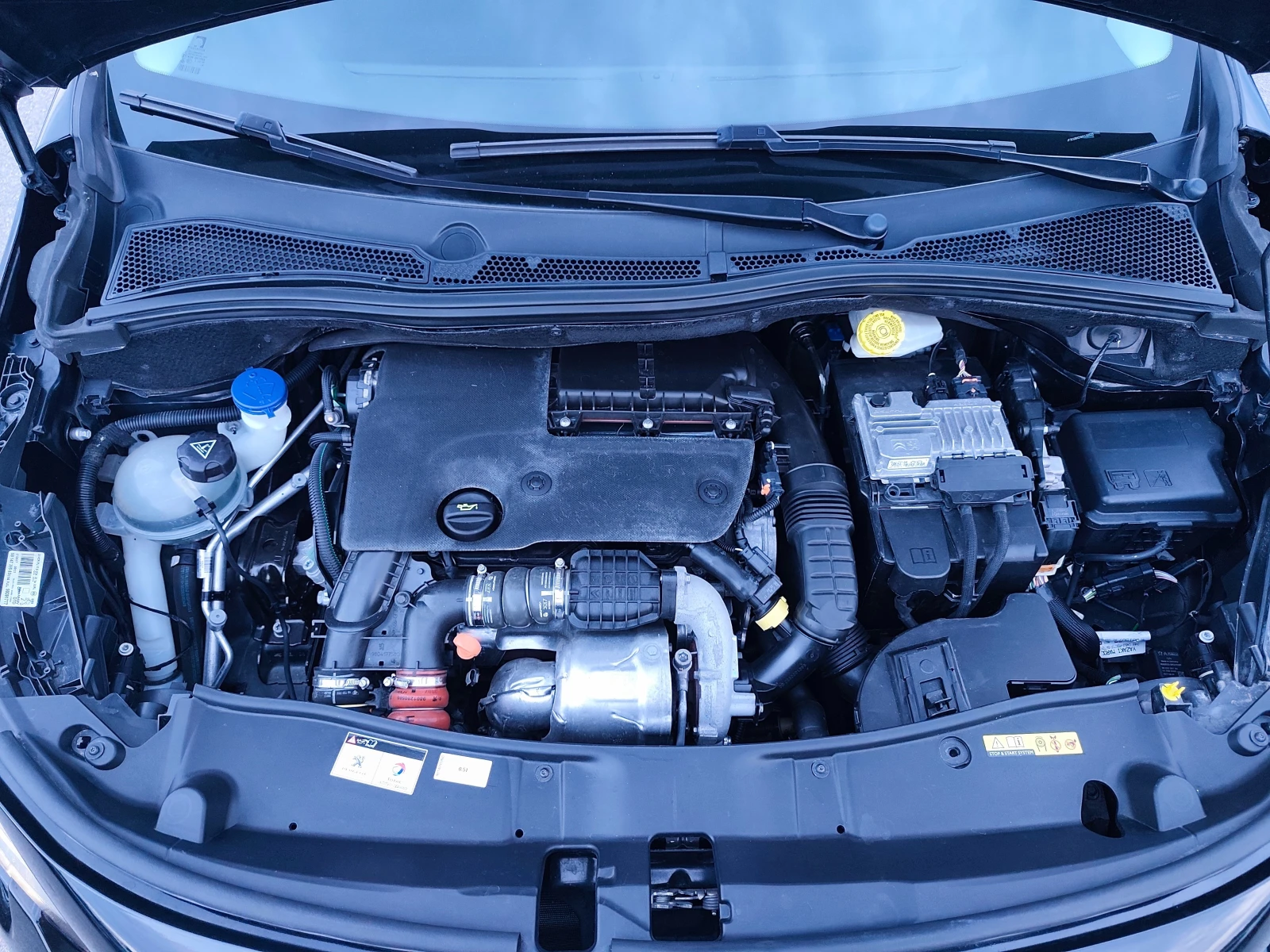Peugeot 2008 1.6HDI GT line 73000км, снимка 17 - Автомобили и джипове - 55016646