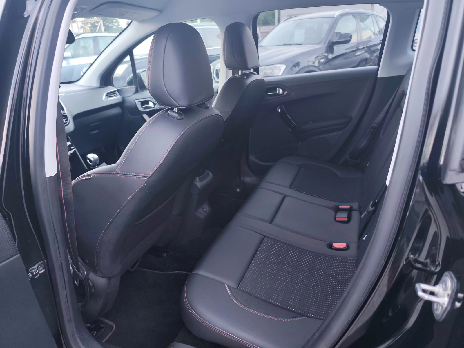 Peugeot 2008 1.6HDI GT line 73000км, снимка 8 - Автомобили и джипове - 55016646