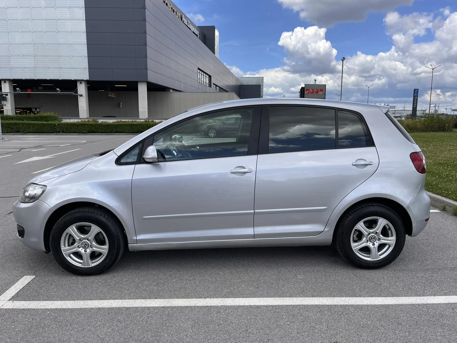 VW Golf Plus 1.6 TDI DSG, снимка 6 - Автомобили и джипове - 55076036