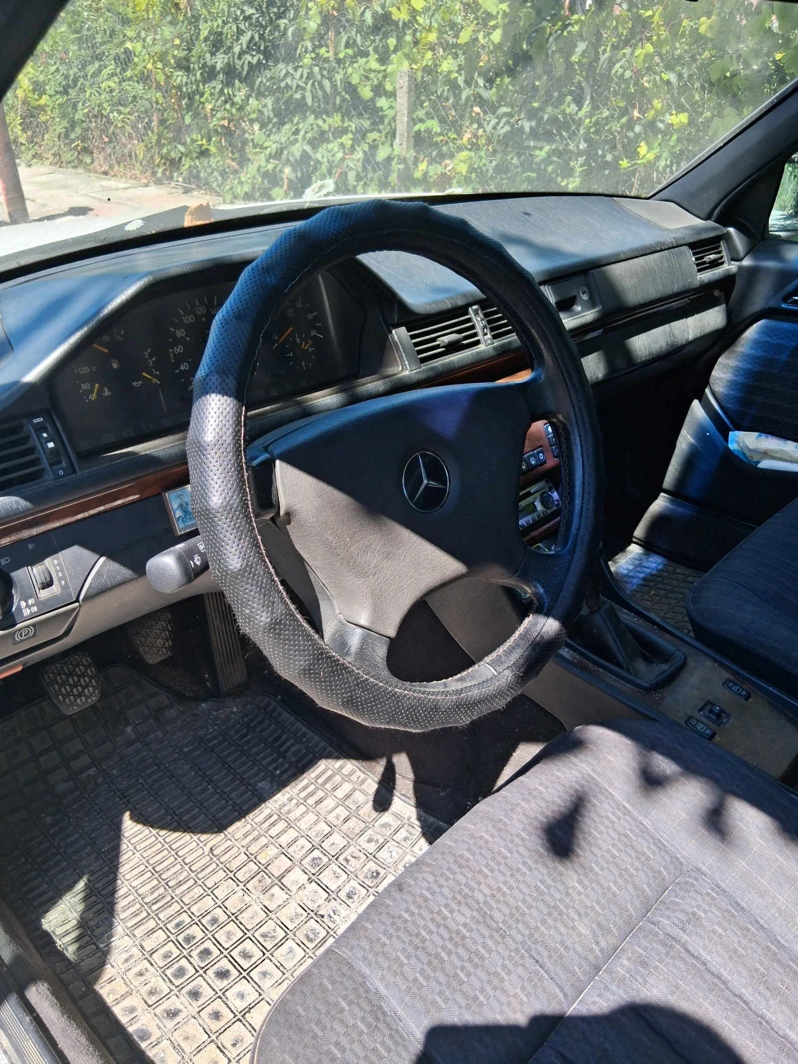 Mercedes-Benz E 250 TD, снимка 4 - Автомобили и джипове - 55625651