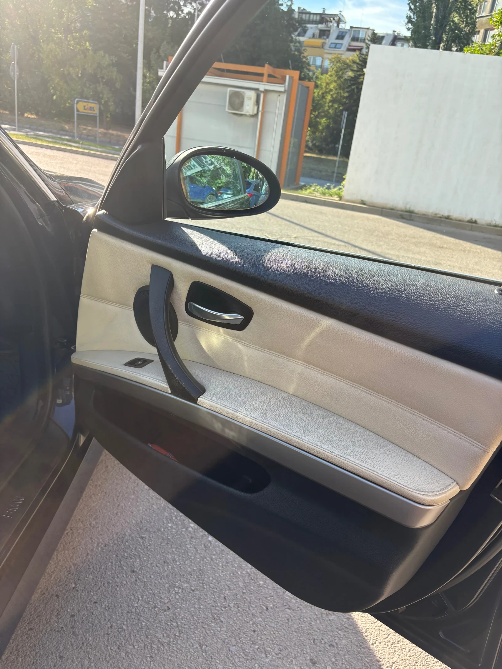 BMW 330 Xi, снимка 17 - Автомобили и джипове - 55998932