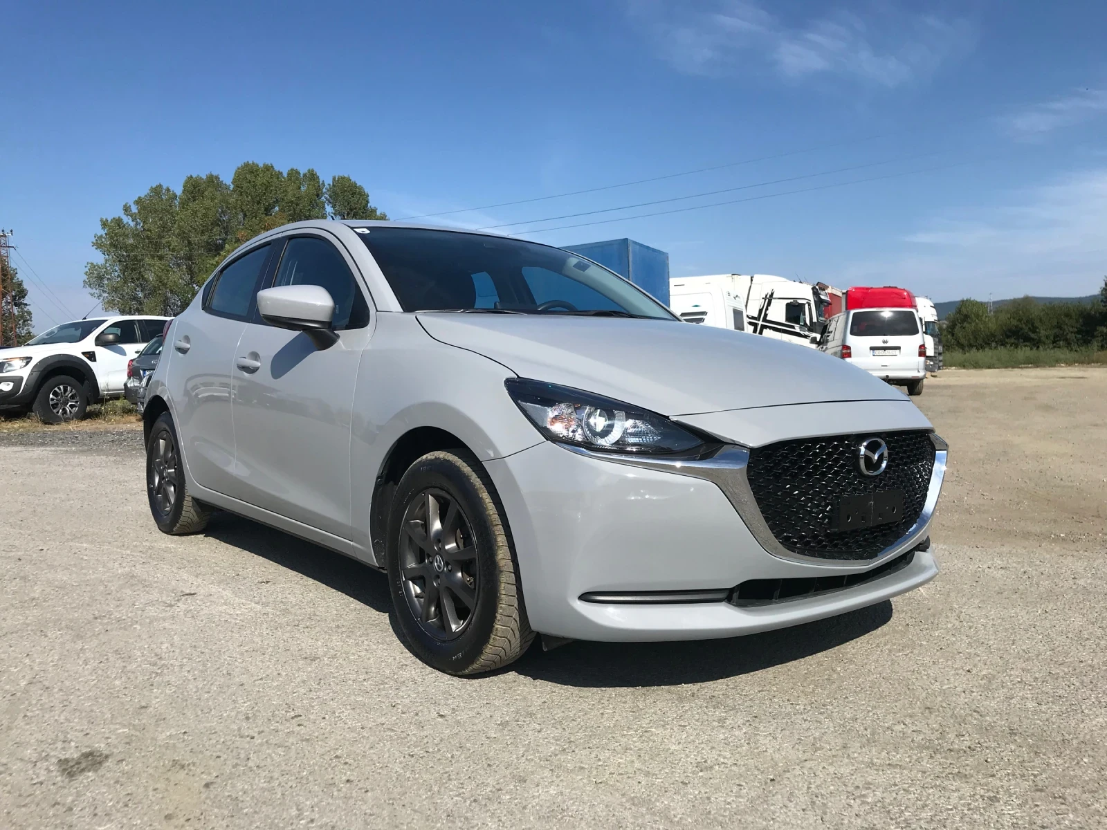 Mazda 2 1.5I AVTOMAT , снимка 4 - Автомобили и джипове - 56201546