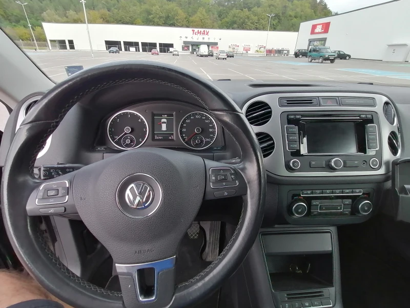 VW Tiguan Life, снимка 10 - Автомобили и джипове - 47331154