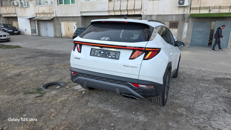 Hyundai Tucson 1.6d, снимка 2 - Автомобили и джипове - 53049158