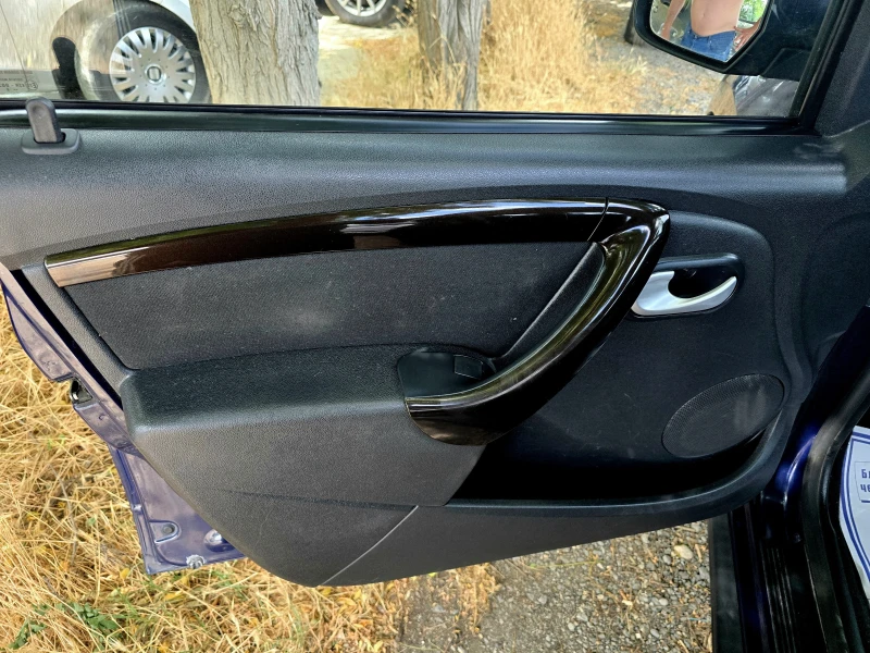 Dacia Duster  ПРОМО ЦЕНА/115хил.км/серв.книжкаПАРКТРОНИК, снимка 7 - Автомобили и джипове - 53072718