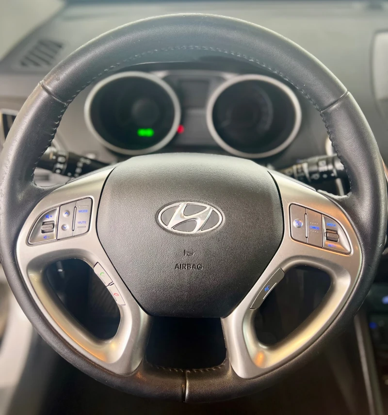 Hyundai IX35 2.0 ГАЗ АВТОМАТИК, снимка 10 - Автомобили и джипове - 53209920