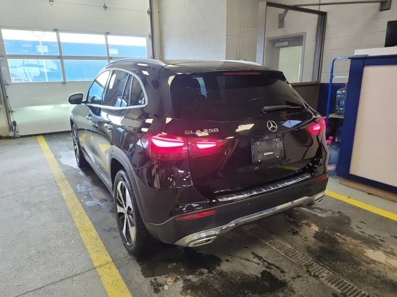 Mercedes-Benz GLA 250 PANO| HEATED SEATS| MEMORY, снимка 4 - Автомобили и джипове - 53371522