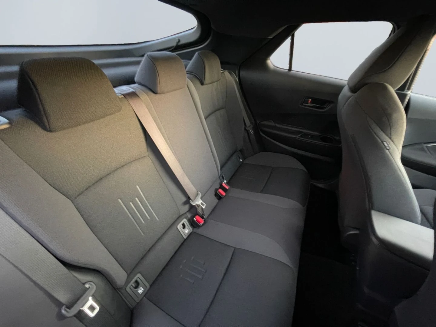 Toyota C-HR 2.0HYBRID* TEAM D* DISTR* KEYLESS* CAMERA | Mobile.bg   11