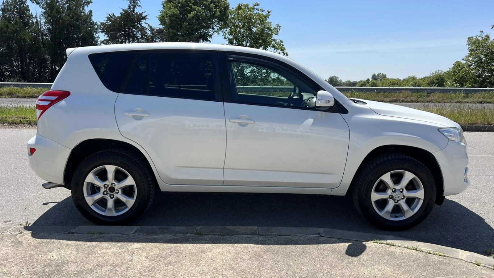 Toyota Rav4 2.2 D-4D 4x4 - изображение 3