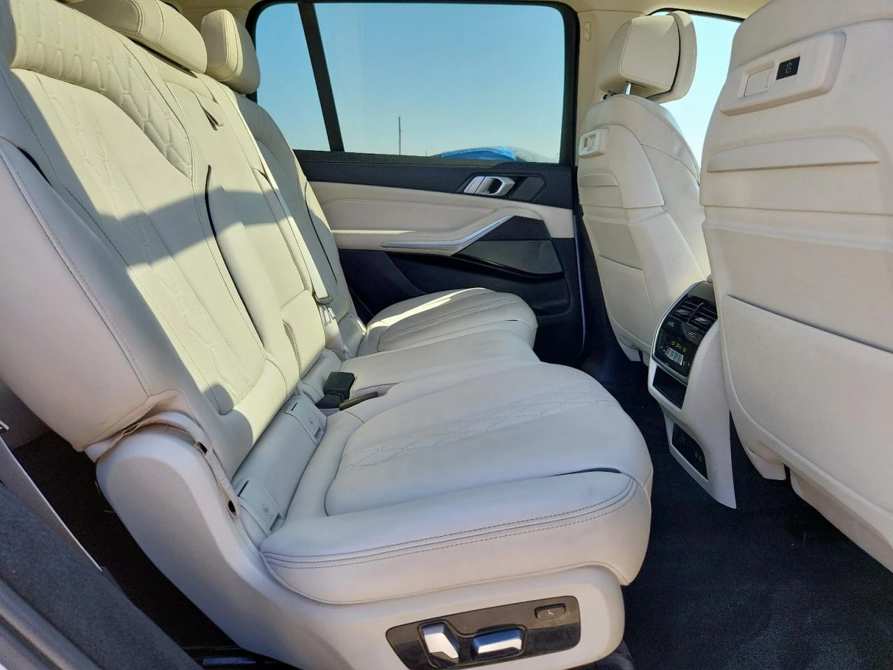 BMW X7 40i/PANO/CARPLAY/ | Mobile.bg   9