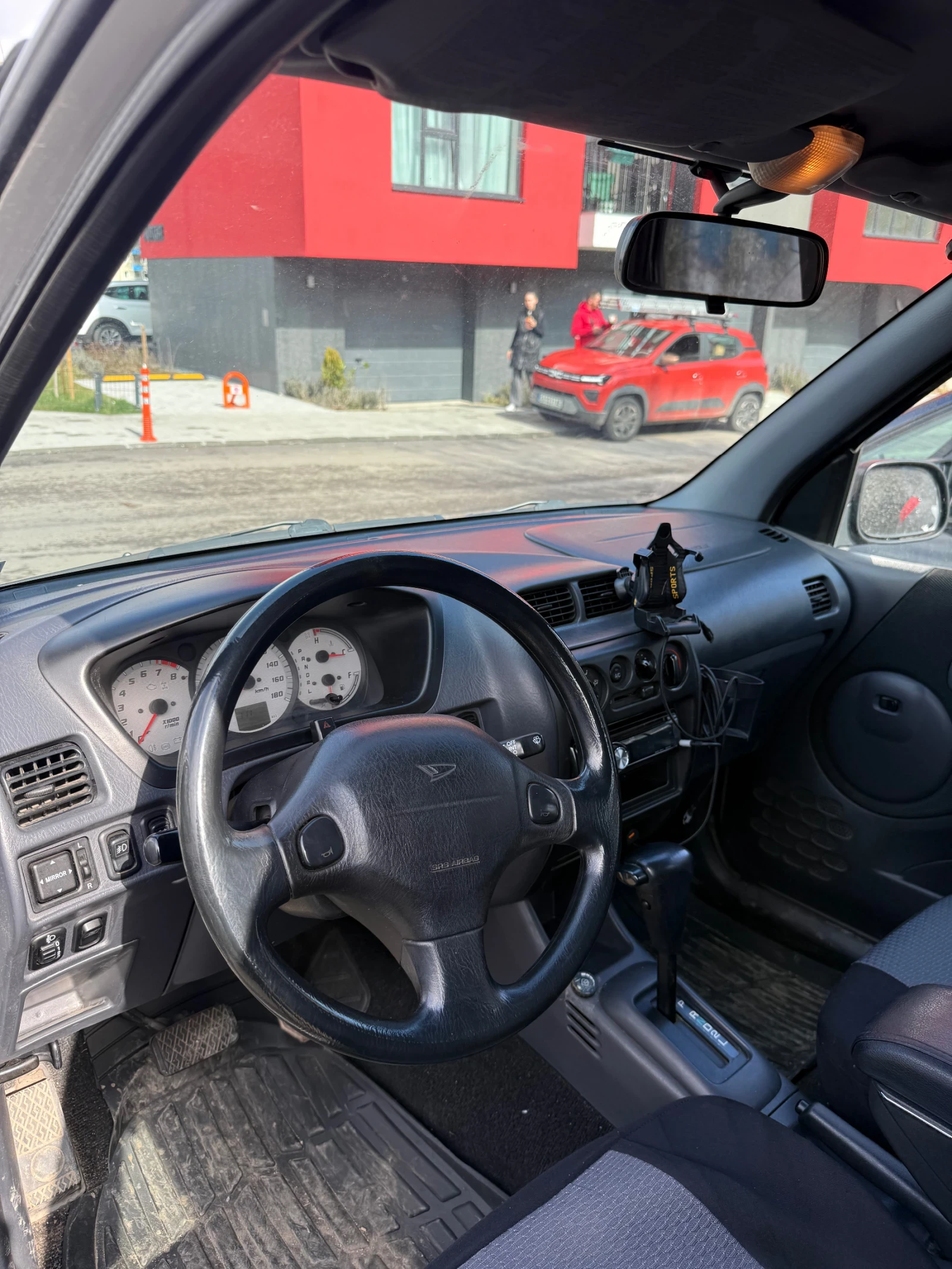 Daihatsu Terios 1.3 Газ Автоматик 4х4, снимка 5 - Автомобили и джипове - 53846394