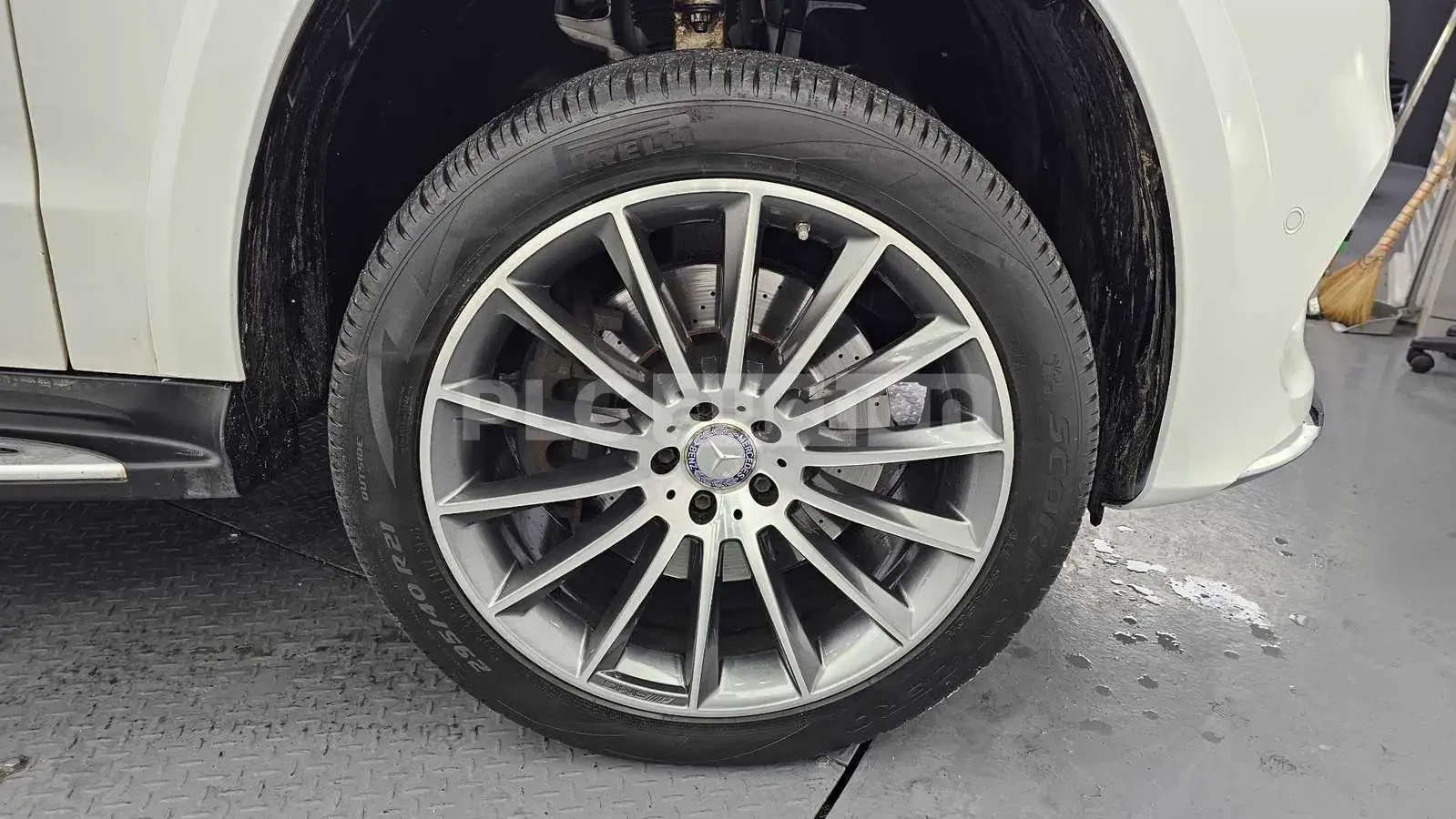 Mercedes-Benz GLS 500 Адаптивно окачване (ECS)* Адаптивен круиз контрол, снимка 5 - Автомобили и джипове - 54122111