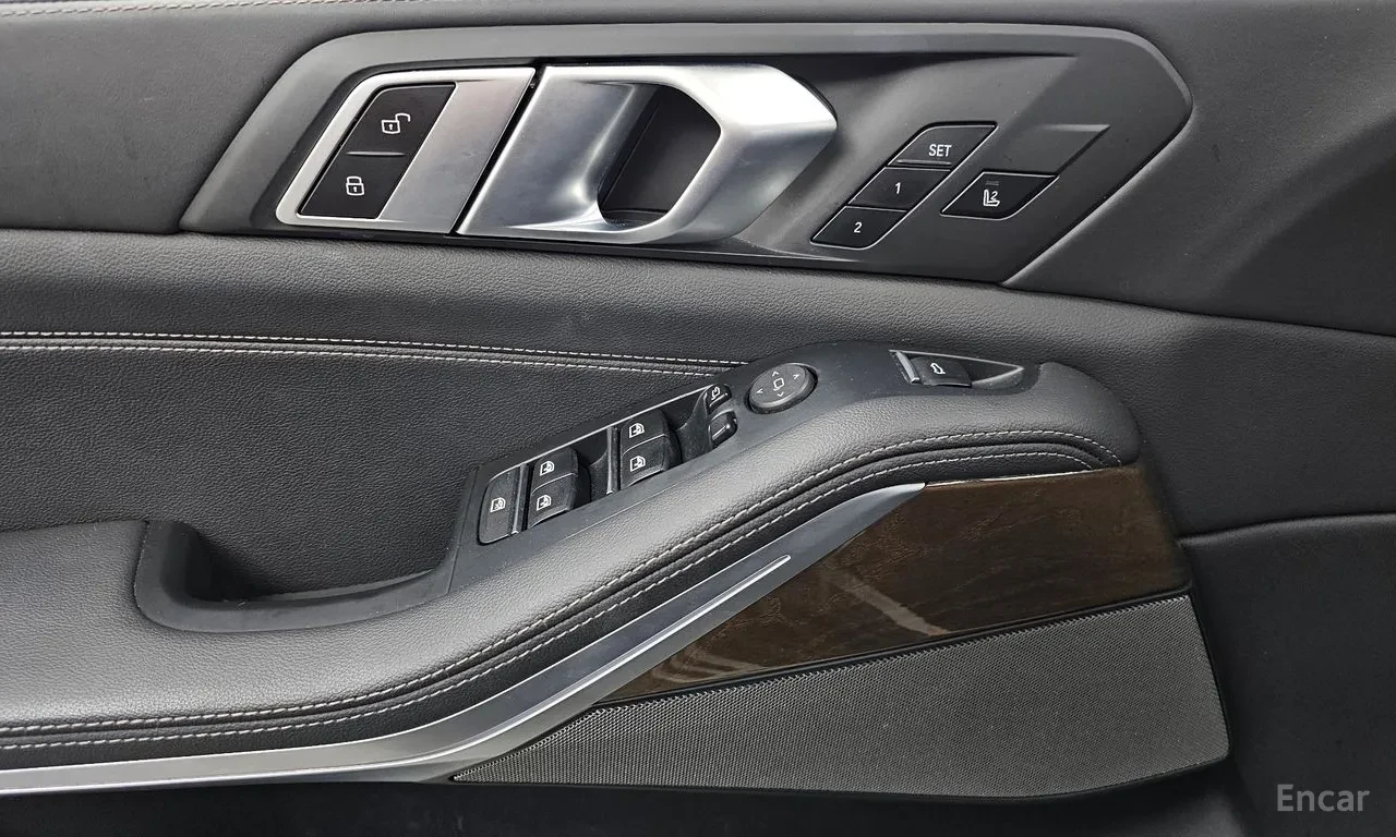 BMW X5 3.0i | 4x4 | ПАНОРАМА | HUD | 360 КАМЕРА, снимка 15 - Автомобили и джипове - 54971178