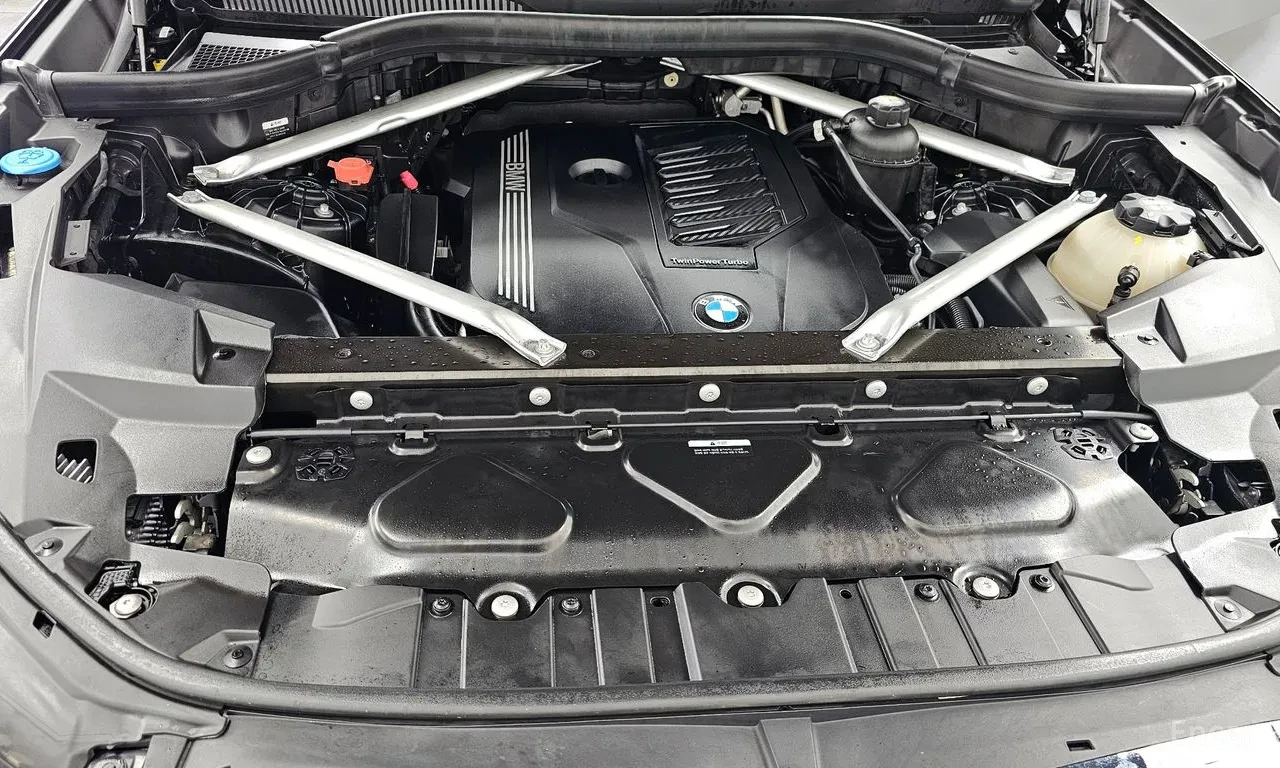 BMW X5 3.0i | 4x4 | ПАНОРАМА | HUD | 360 КАМЕРА, снимка 6 - Автомобили и джипове - 54971178
