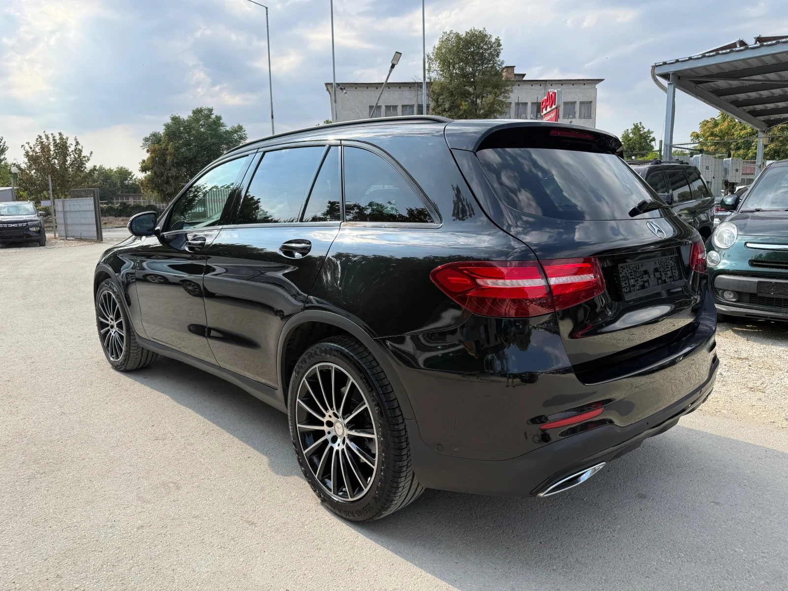 Mercedes-Benz GLC 250 4MATIC - AMG - 204к.с., снимка 5 - Автомобили и джипове - 55789324