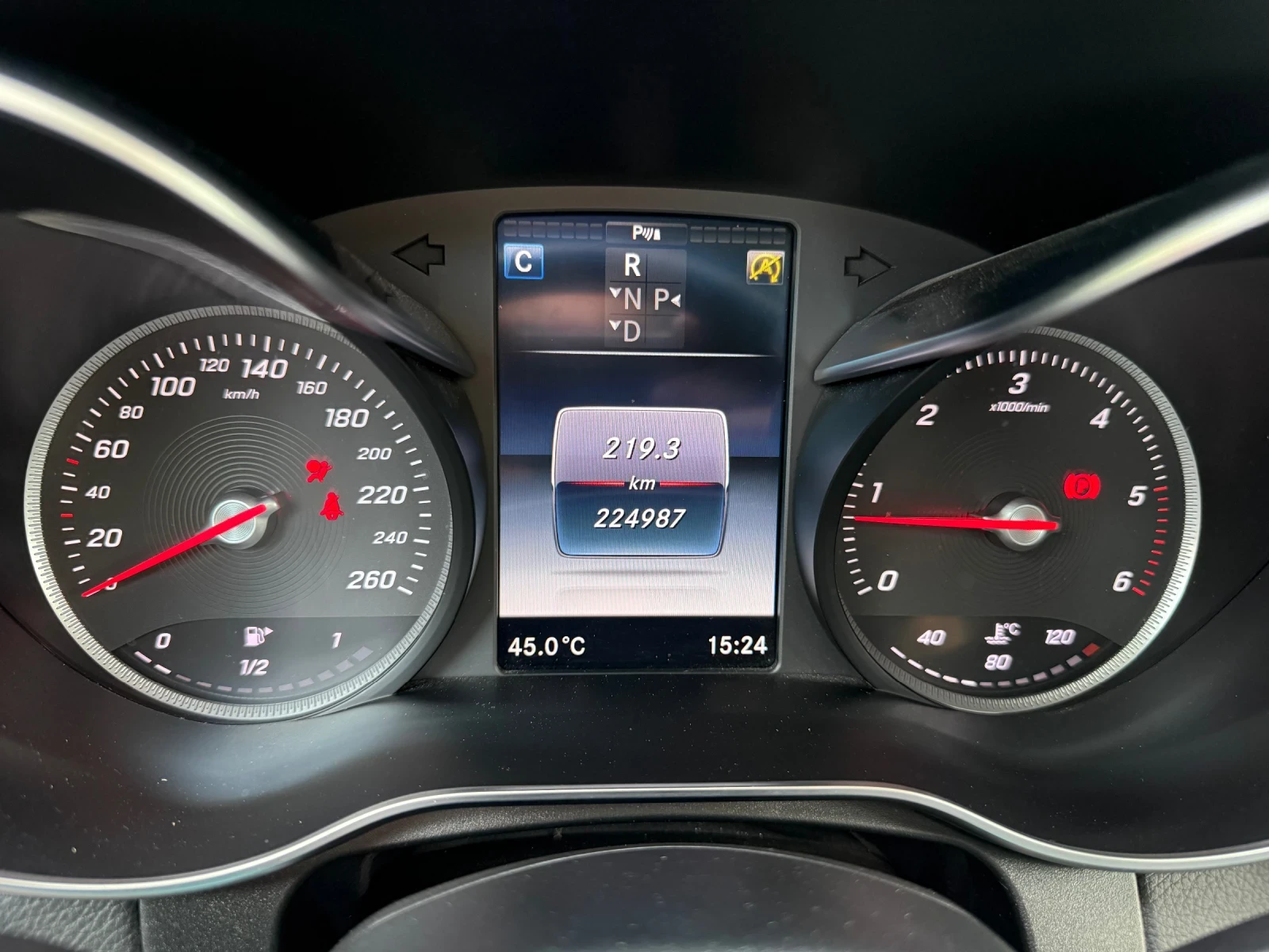 Mercedes-Benz GLC 250 4MATIC - AMG - 204к.с., снимка 17 - Автомобили и джипове - 55789324