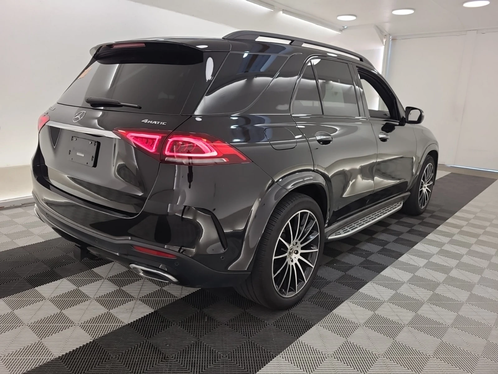 Mercedes-Benz GLE 450  AMG / ДИСТРОНИК / 360 / BURMESTER / PANO / AMB , снимка 3 - Автомобили и джипове - 55898334