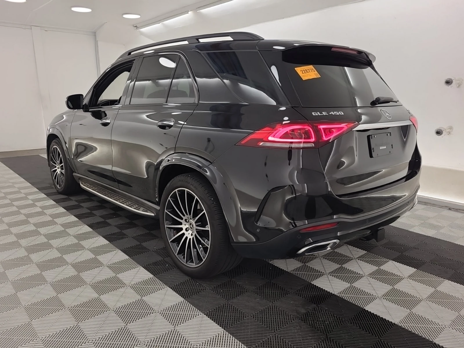 Mercedes-Benz GLE 450  AMG / ДИСТРОНИК / 360 / BURMESTER / PANO / AMB , снимка 4 - Автомобили и джипове - 55898334
