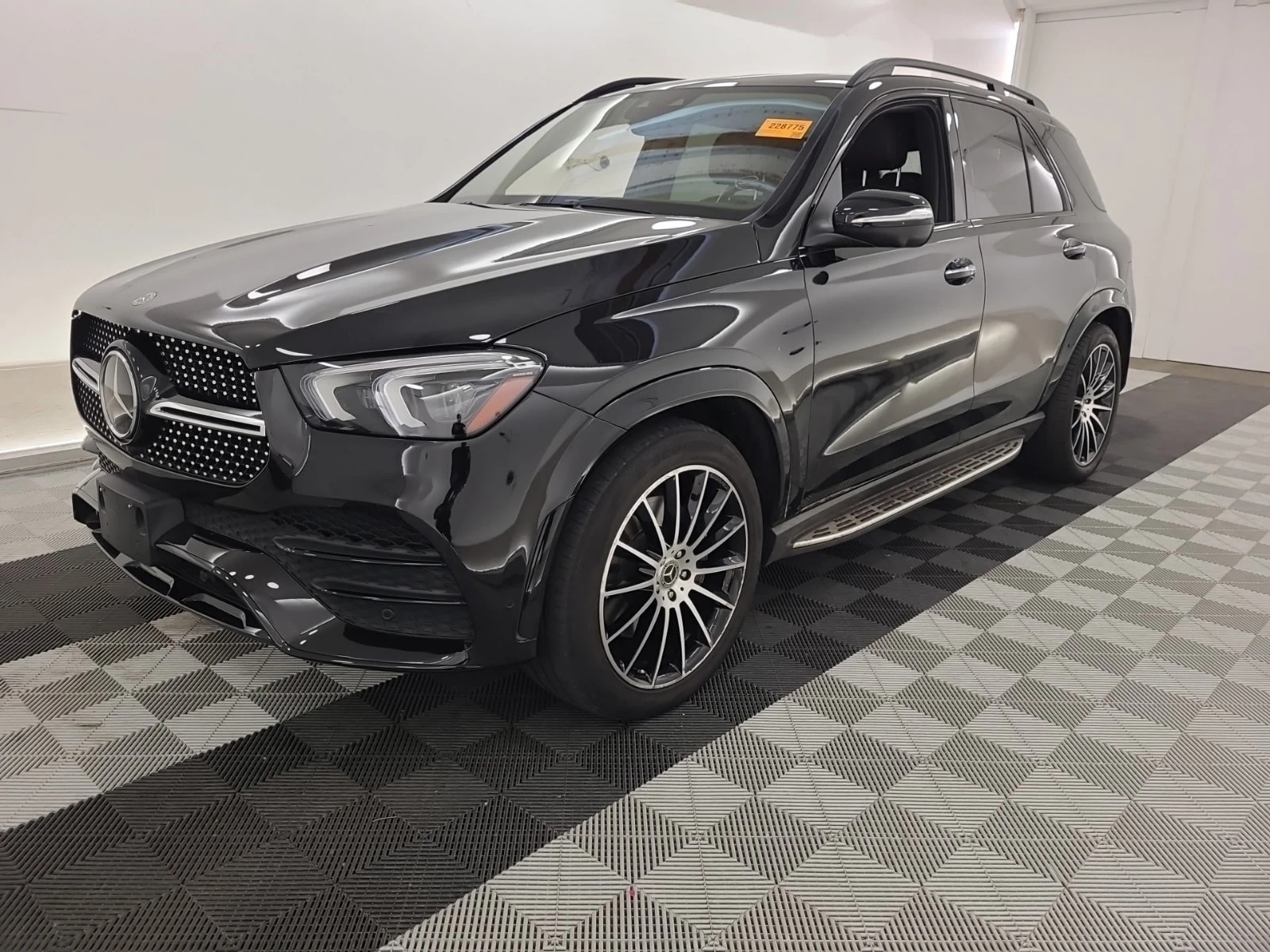 Mercedes-Benz GLE 450  AMG / ДИСТРОНИК / 360 / BURMESTER / PANO / AMB 