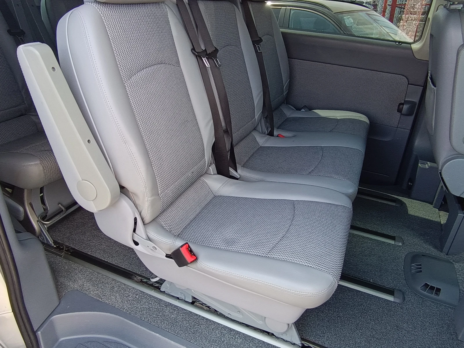 Mercedes-Benz Viano 3.0-204к.с.! 226хил.км !!! ШВЕЙЦАРИЯ !, снимка 14 - Бусове и автобуси - 54156277