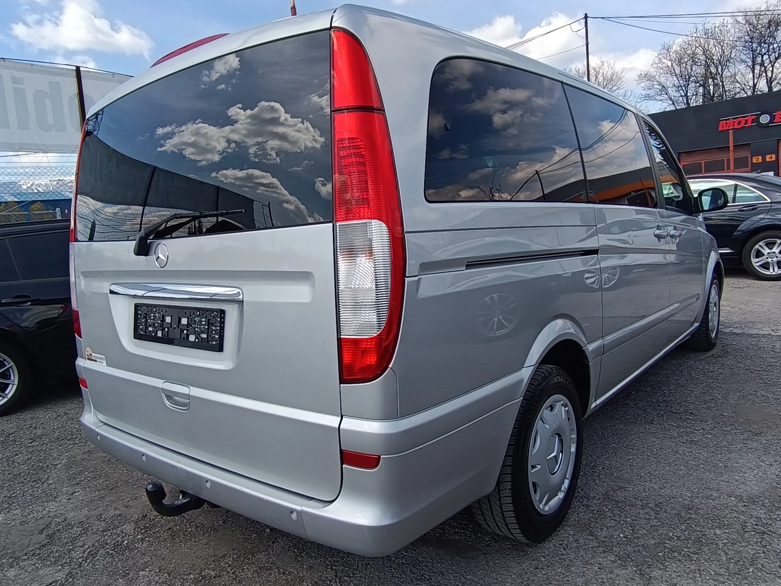 Mercedes-Benz Viano 3.0-204к.с.! 226хил.км !!! ШВЕЙЦАРИЯ !, снимка 4 - Бусове и автобуси - 54156277