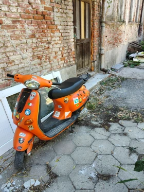 ������ Vespa Sprint