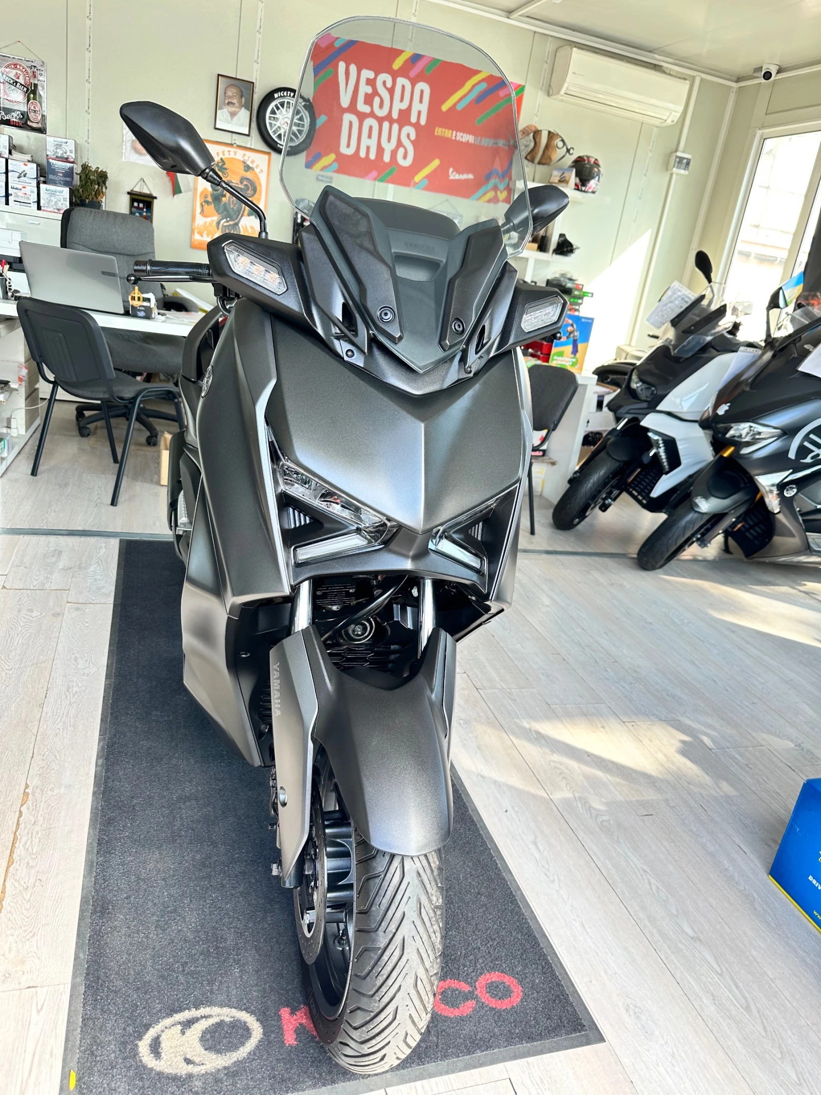 Yamaha X-max 300i ABS/TC/LED 08.2023г., снимка 12 - Мотоциклети и мототехника - 55190726