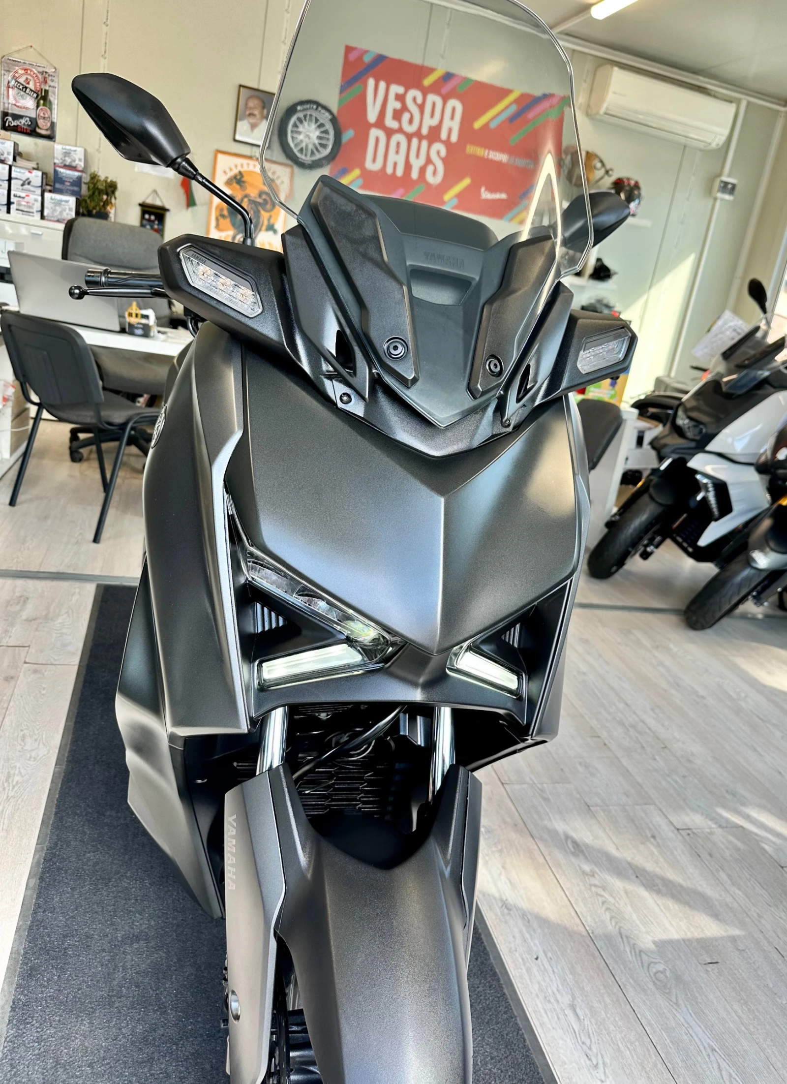 Yamaha X-max 300i ABS/TC/LED 08.2023г.