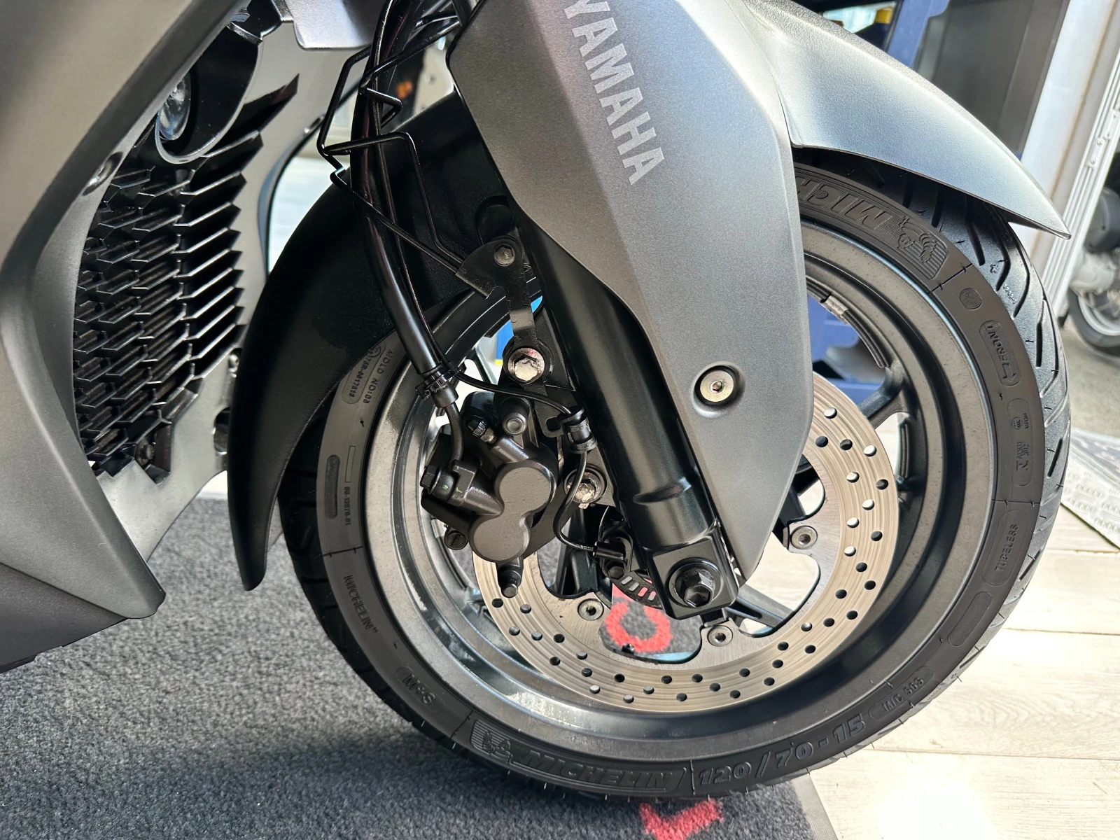 Yamaha X-max 300i ABS/TC/LED 08.2023г., снимка 11 - Мотоциклети и мототехника - 55190726