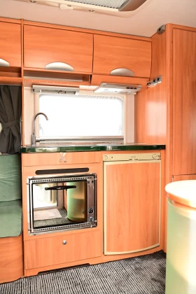 Каравана HYMER / ERIBA 461, снимка 13