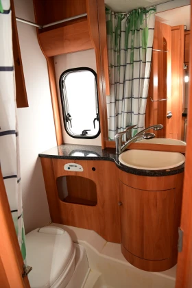 Каравана HYMER / ERIBA 461, снимка 12