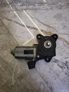     7743003008      MERCEDES SL 350