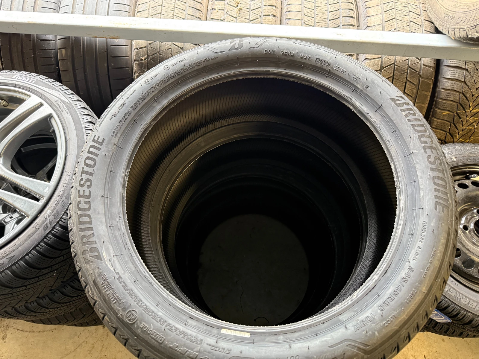 Гуми Летни 245/45R20, снимка 4 - Гуми и джанти - 54785860