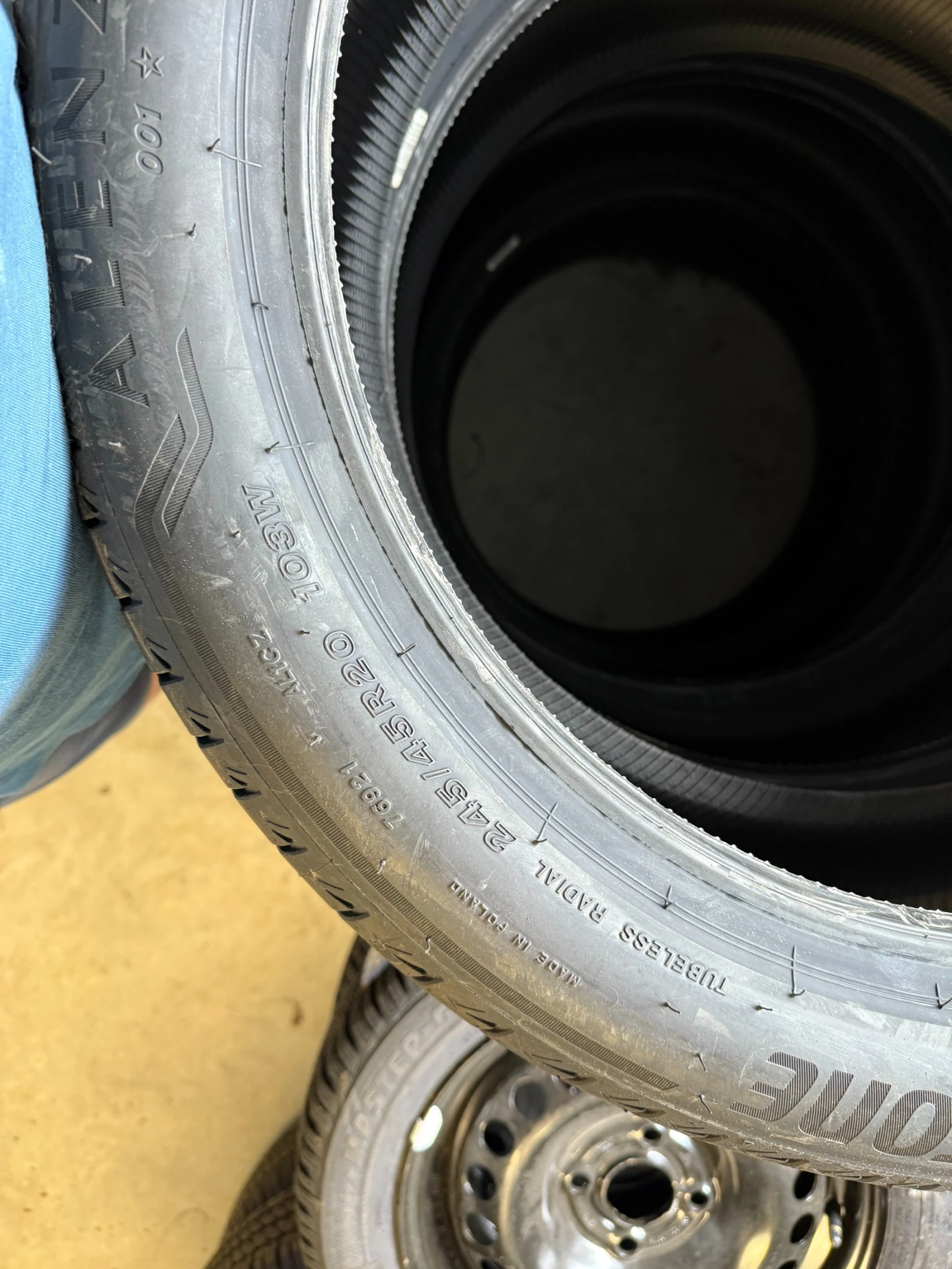 Гуми Летни 245/45R20, снимка 5 - Гуми и джанти - 54785860