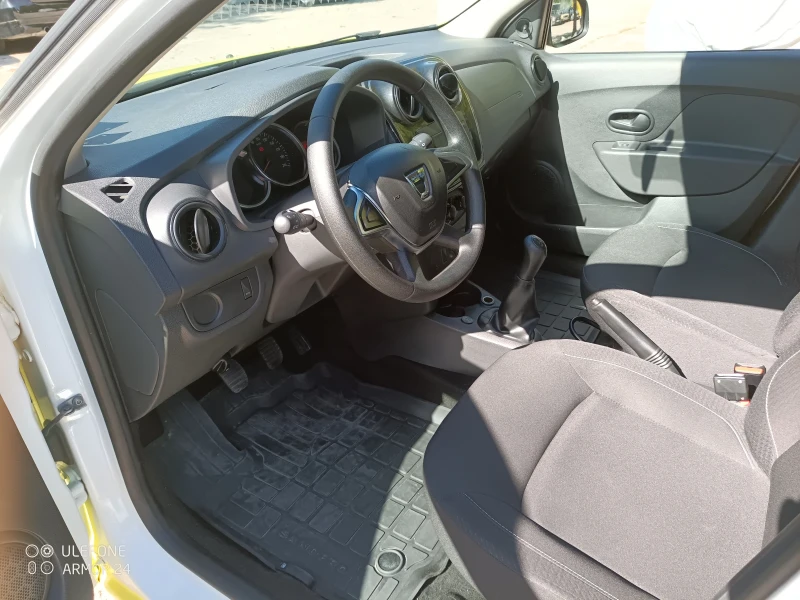 Dacia Sandero 0.9 TCe, снимка 11 - Автомобили и джипове - 47505757