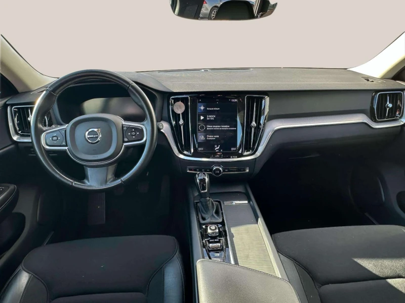 Volvo V60 2.0 D3, снимка 4 - Автомобили и джипове - 48429273