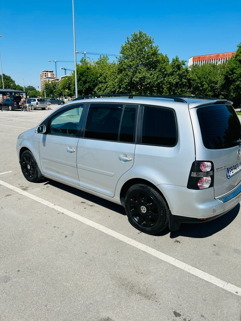 VW Touran, снимка 1 - Автомобили и джипове - 48436396