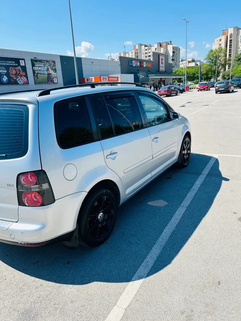 VW Touran, снимка 2 - Автомобили и джипове - 48436396