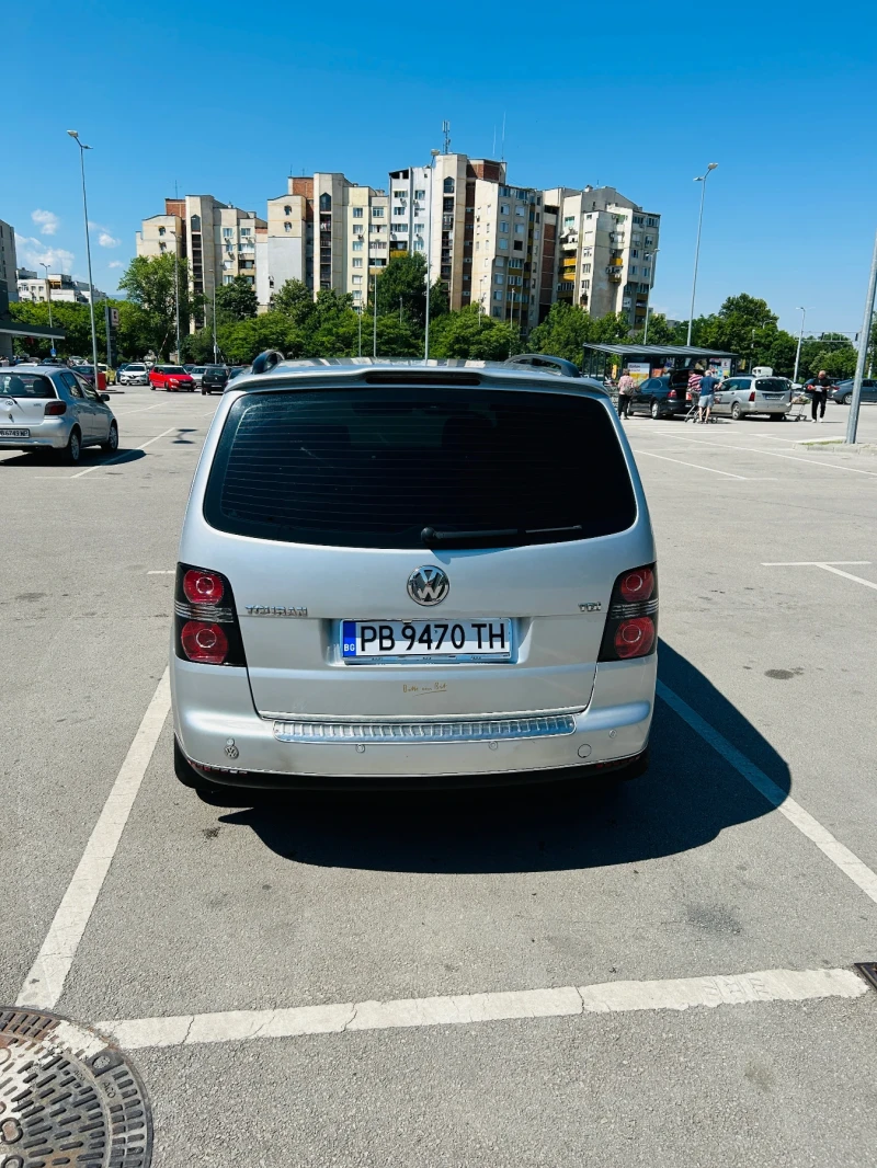 VW Touran, снимка 3 - Автомобили и джипове - 48436396