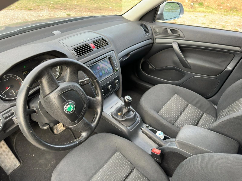 Skoda Octavia 1.6 MPI/GAS, снимка 10 - Автомобили и джипове - 49508657