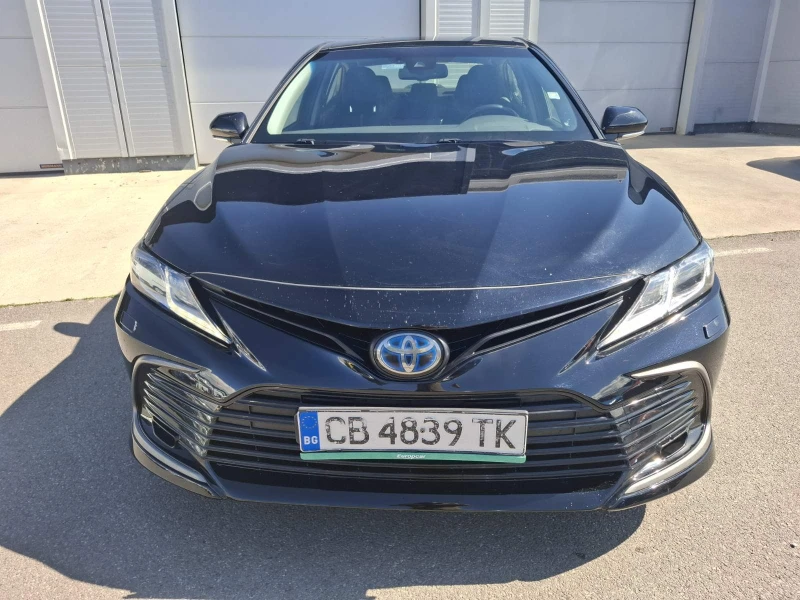 Toyota Camry 2.5 Hybrid Гаранция, снимка 2 - Автомобили и джипове - 51835818