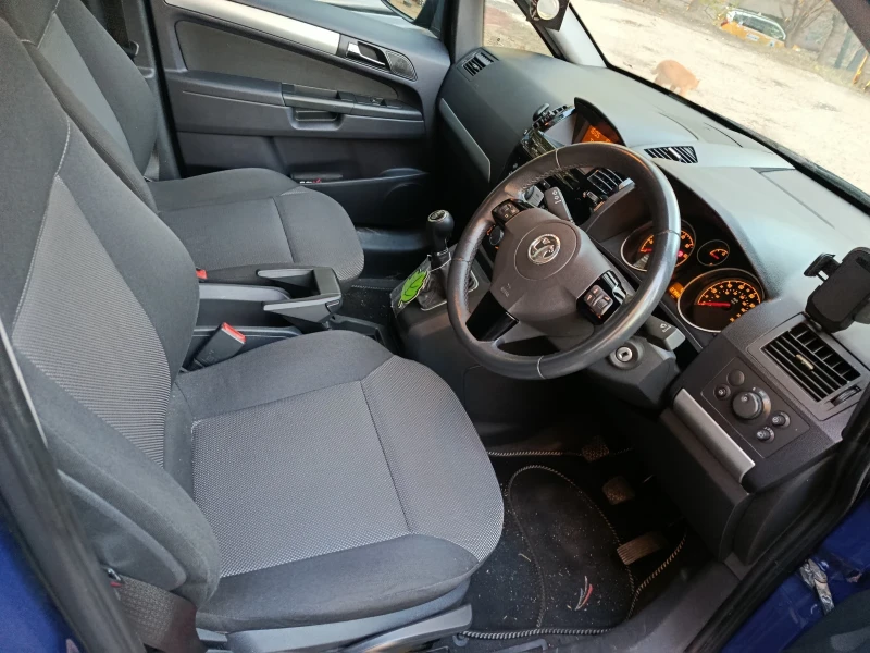 Opel Zafira, снимка 11 - Автомобили и джипове - 51978418