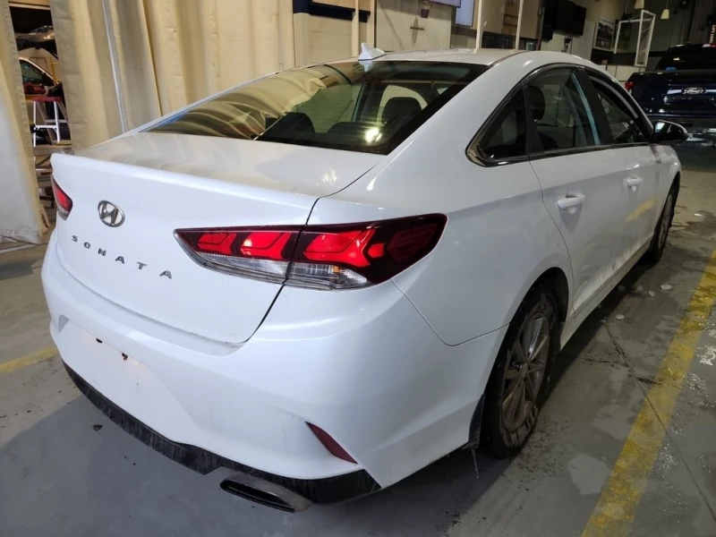 Hyundai Sonata * GL * CARFAX * БЕЗ ПЪРВОНАЧАЛНА ВНОСКА, снимка 3 - Автомобили и джипове - 52655138