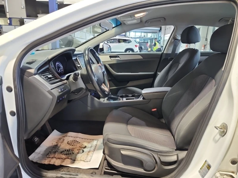 Hyundai Sonata * GL * CARFAX * БЕЗ ПЪРВОНАЧАЛНА ВНОСКА, снимка 5 - Автомобили и джипове - 52655138