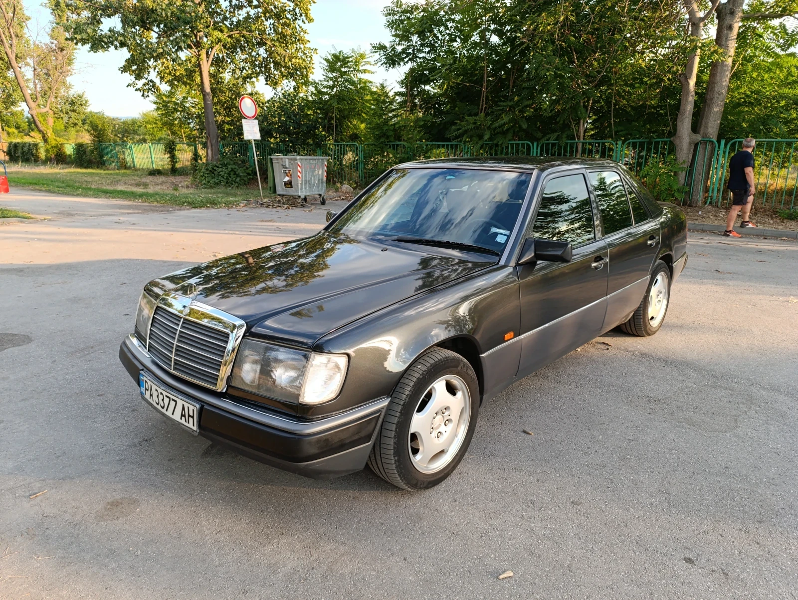 Mercedes-Benz 124  - изображение 5