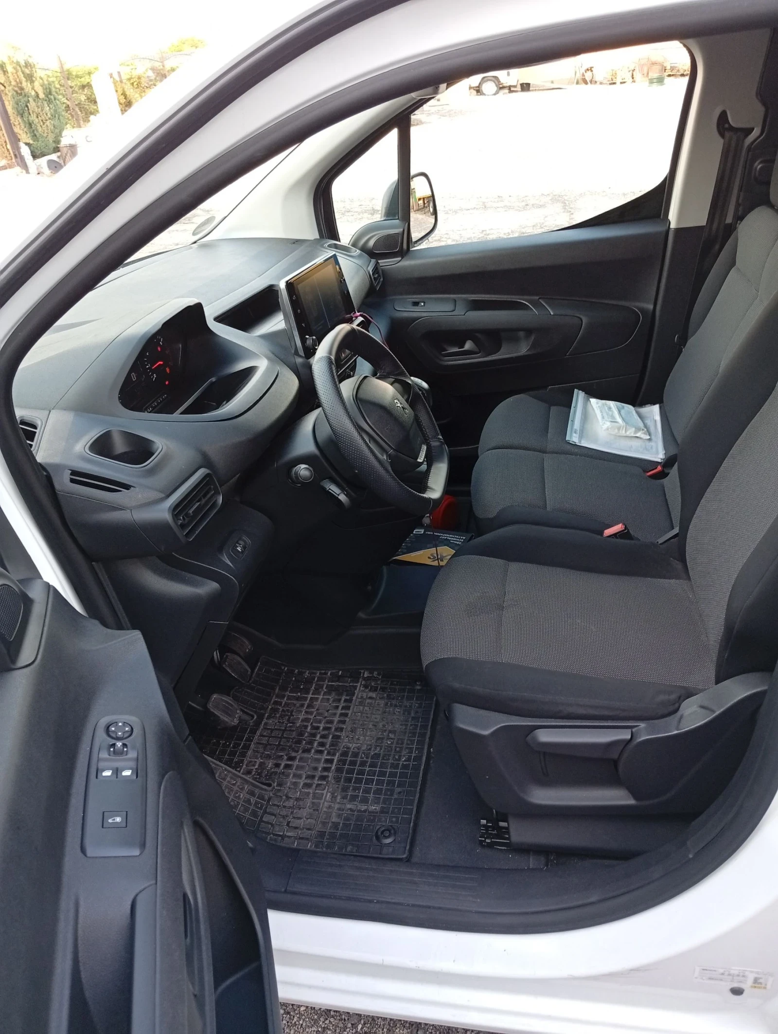 Peugeot Partner 1.6 HDI 73kw 99k.c. Premium , Нов внос - изображение 10
