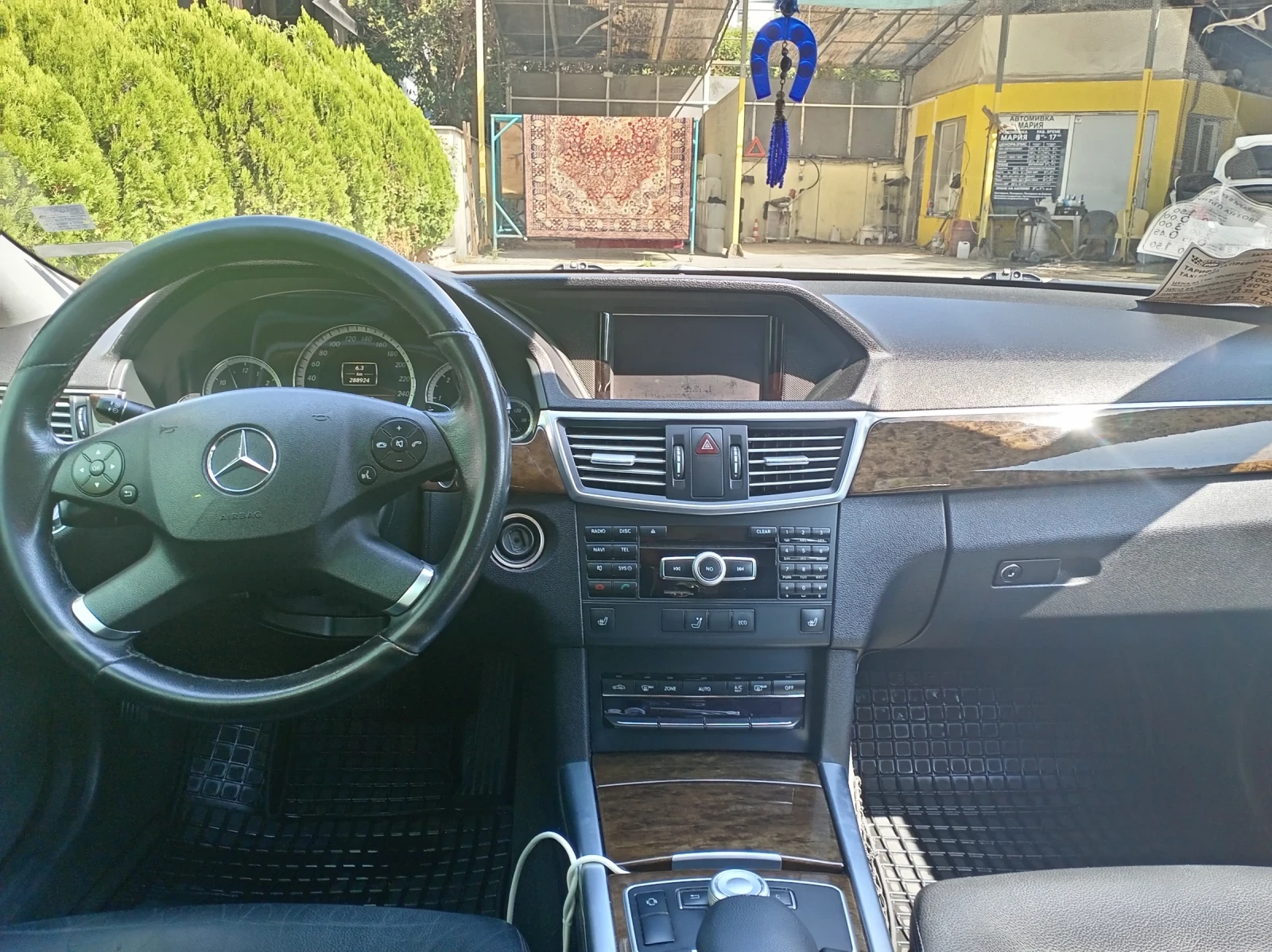 Mercedes-Benz E 200  - изображение 3